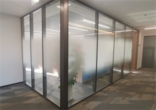 青島辦公玻璃隔斷的實用性介紹